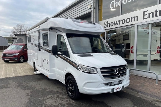carthago-c1-tourer-exterior-front-side.jpg
