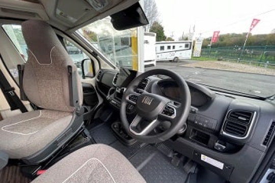malibu-van-first-class-gt-skyview-640-LE-RB-interior-cab-view.jpg