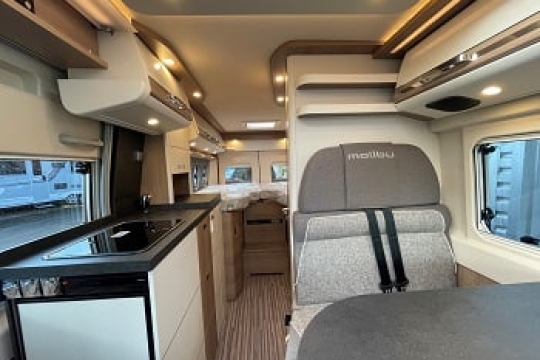 malibu-van-first-class-gt-skyview-640-LE-RB-interior-to-rear.jpg