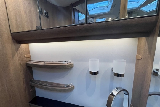dethelffs-esprit-i-7150-interior-washroom-closeup.jpg