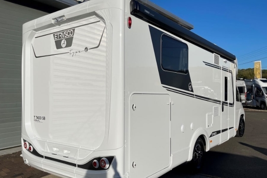etrusco-t7400-sb-type-x-2025-model-exterior-rear-side.jpg