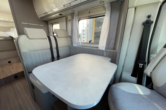 etrusco-t7400-sb-type-x-2025-model-interior-front-lounge-dinette.jpg