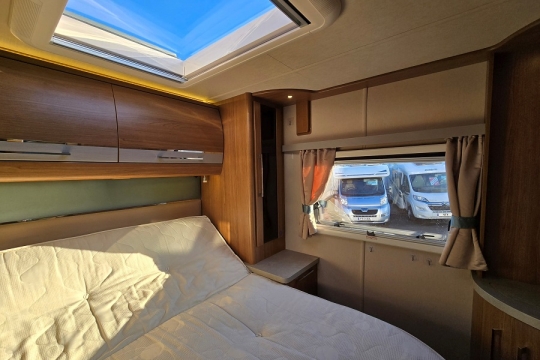 auto-trail-frontier-delaware-interior-bed-view.jpg