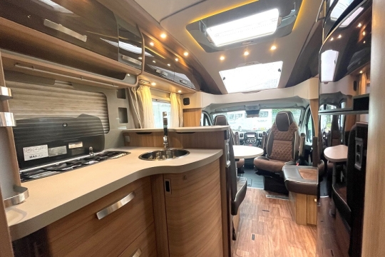 knaus-sunti-700-interior-kitchen-to-front.jpg