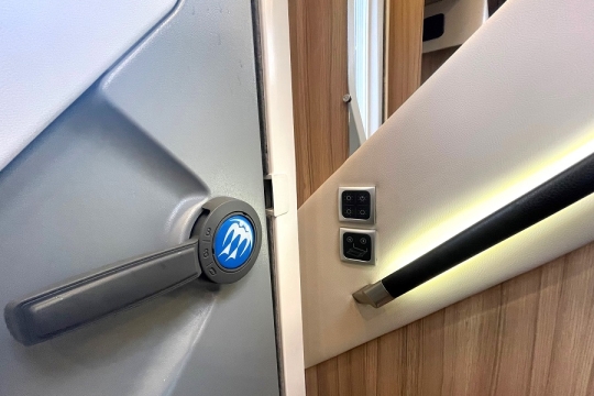 knaus-sunti-700-interior-detail.jpg
