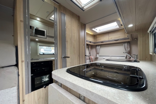 elddis-evolution-196-interior-door-to-rear.jpg