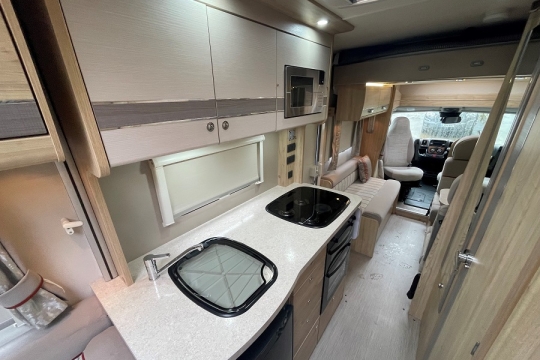 elddis-evolution-196-interior-kitchen-2.jpg