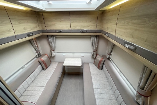 elddis-evolution-196-interior-rear-lounge-2.jpg