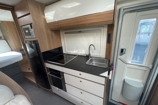 bailey-approach-autograph-79-4-interior-kitchen.jpg