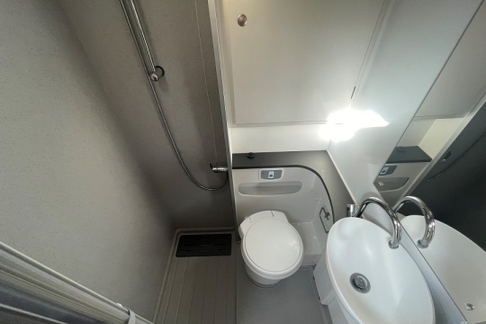 bailey-approach-autograph-79-4-interior-washroom-2.jpg