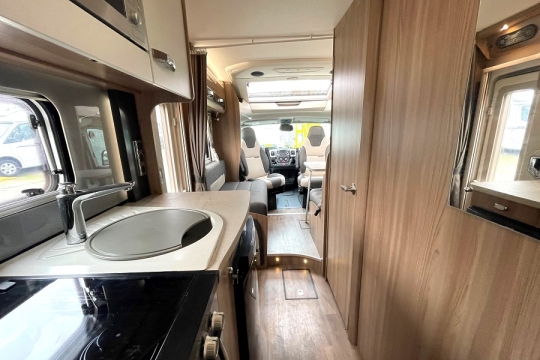 bessacarr-hi-style-494-interior-rear-to-front.jpg