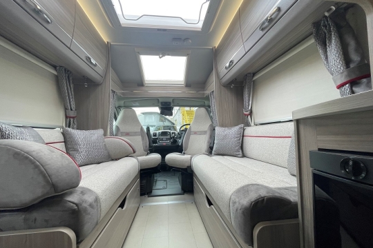 elddis-majestic-155-interior-front-lounge.jpg
