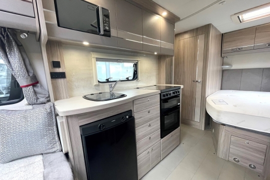 elddis-majestic-155-interior-kitchen.jpg