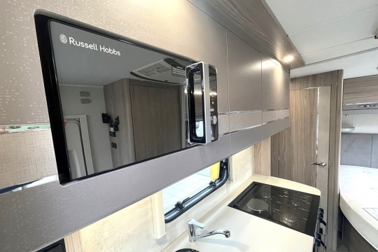 elddis-majestic-155-interior-microwave.jpg