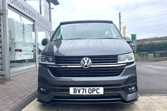 vw-transporter-all-seasons-exterior-front.jpg
