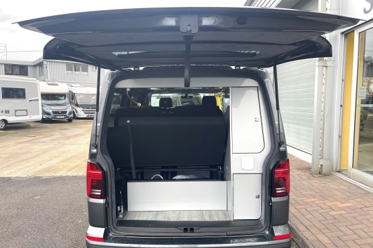 vw-transporter-all-seasons-exterior-rear-tailgate.jpg
