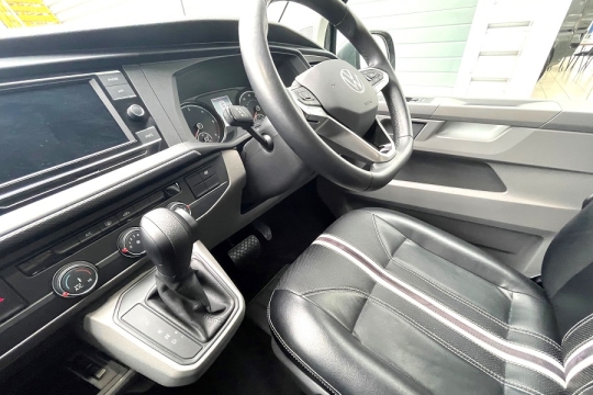 vw-transporter-all-seasons-interior-cab.jpg