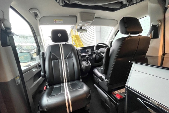vw-transporter-all-seasons-interior-front-seats.jpg