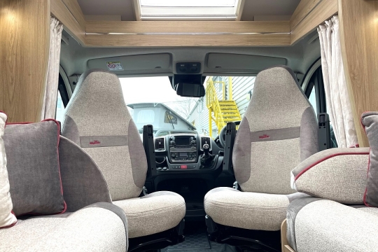 elddis-majestic-194-interior-cab.jpg