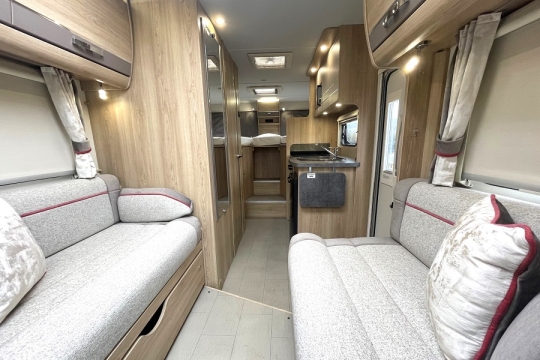 elddis-majestic-194-interior-to-rear.jpg