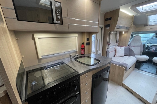 elddis-majestic-194-interior-kitchen.jpg