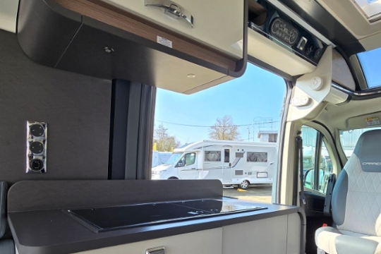 Swift-Carrera-122-Kitchen.jpg