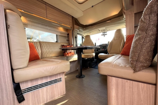 burstner-ixeo-t680g-interior-to-front-lounge-from-door.jpg