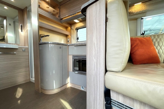 burstner-ixeo-t680g-interior-kitchen-angle.jpg