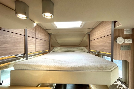 burstner-ixeo-t680g-interior-drop-down-bed.jpg