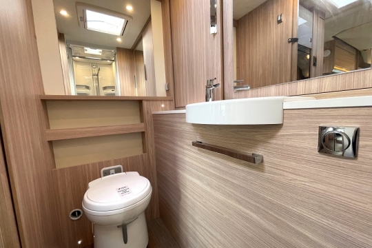 burstner-ixeo-t680g-exterior-washroom.jpg
