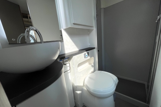 bailey-autograph-68-2-interior-bathroom.jpg