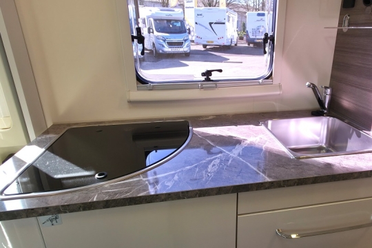 rimor-evo-5-interior-sink.jpg