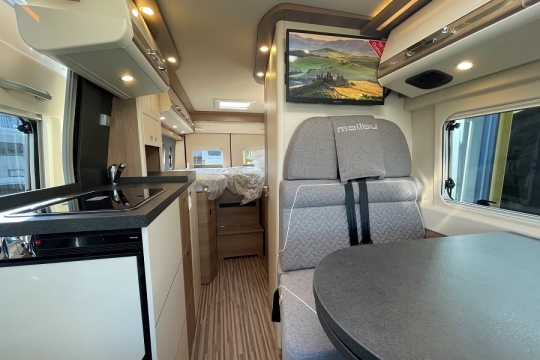 malibu-van-640-le-rb-interior-to-rear-2.jpg