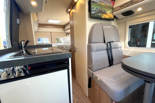 malibu-van-640-le-rb-interior-to-rear.jpg
