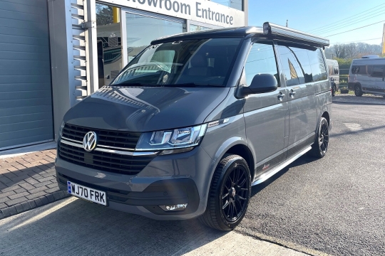 vw-autohaus-ashton-exterior-front-side.jpg