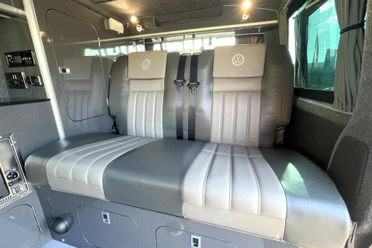 vw-autohaus-ashton-interior-rear-seat.jpg