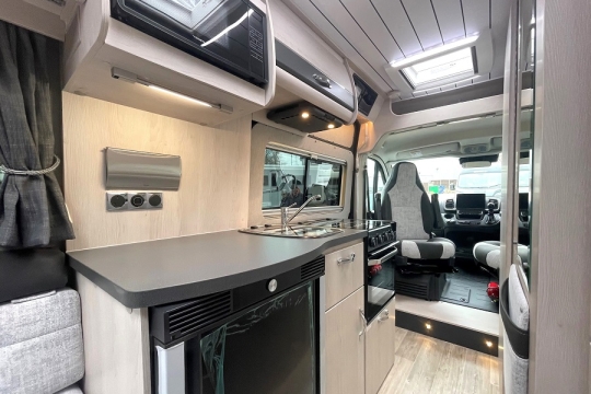 auto-sleepers-warwick-xl-interior-kitchen.jpg