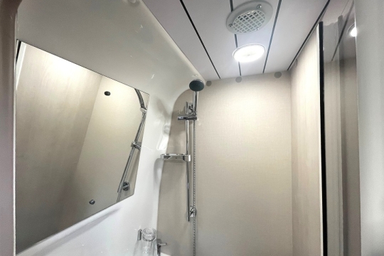 auto-sleepers-warwick-xl-interior-bathroom-shower.jpg
