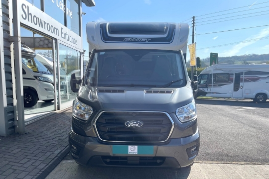swift-voyager-564-exterior-front.jpg