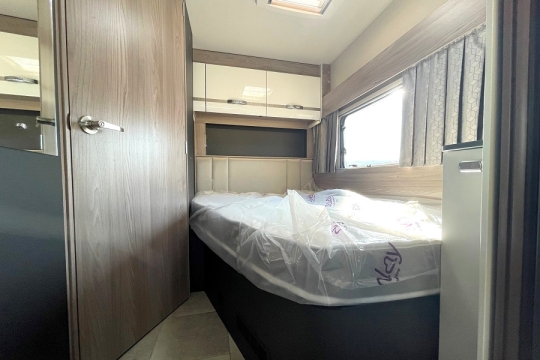 swift-voyager-564-interior-bed.jpg