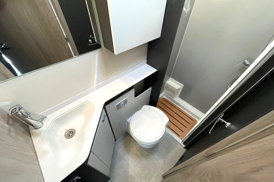 swift-voyager-564-interior-bathroom-2.jpg