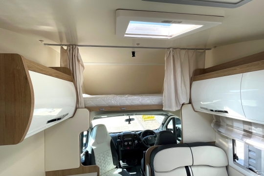 rollerteam-autoroller-746-interior-overcab-bed.jpg