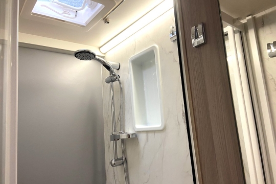 swift-escape-640-interior-shower.jpg