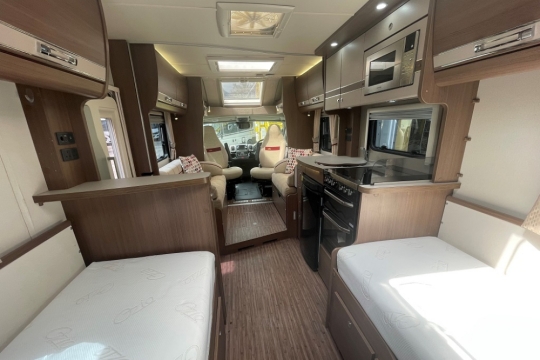 elddis-majestic-285-interior-to-front-2.jpg