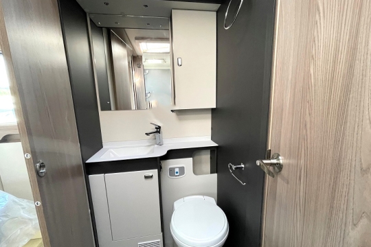 swift-escape-694-interior-bathroom.jpg