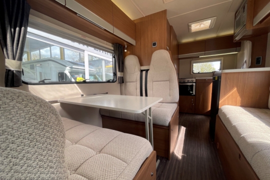 auto-trail-tribute-T620-interior-lounge-dinette.jpg