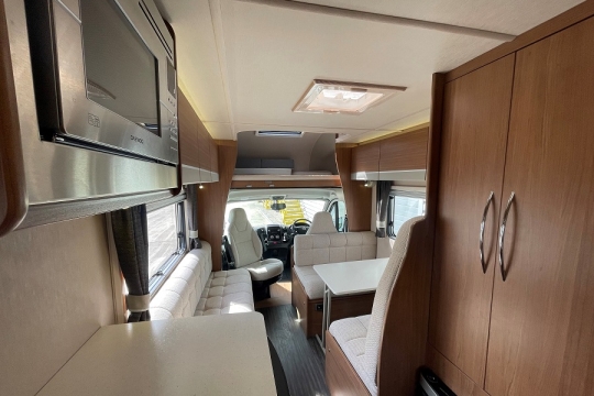 auto-trail-tribute-T620-interior-to-front.jpg