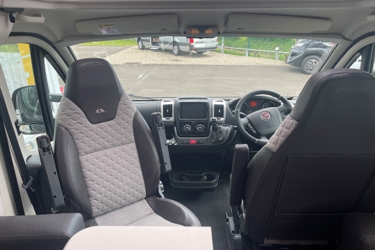 adria-matrix-plus-600-dt-interior-cab.jpg