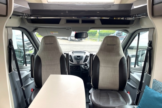 chausson-747-welcome-interior-cab.jpg
