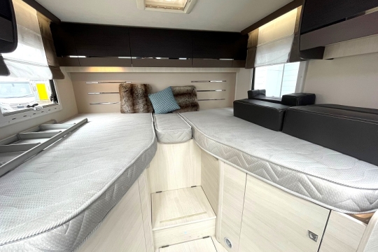 chausson-747-welcome-interior-bed.jpg